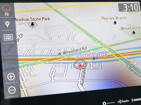 Used 2020 Toyota Avalon XLE image 4