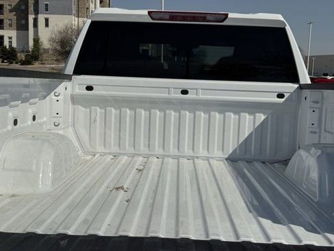 Used 2025 GMC Sierra 1500 SLT image 30