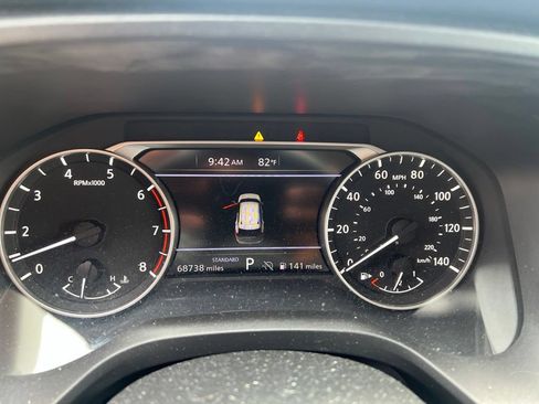 Used 2024 Nissan Rogue SV FWD image 3