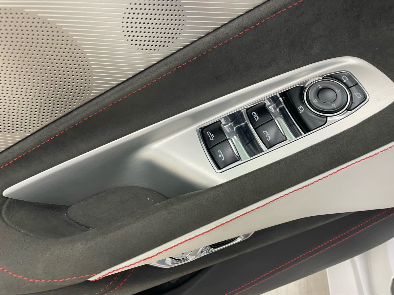 Certified 2023 Chevrolet Corvette Stingray Premium Conv w/ Z51 Performance Package RWD image 11