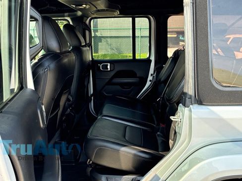 Used 2023 Jeep Wrangler Unlimited Sahara w/ Cold Weather Group AWD/4WD image 39