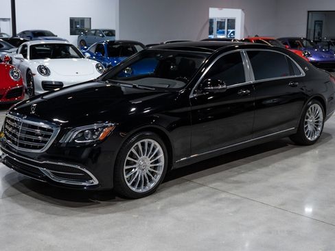 Used 2018 Mercedes-Benz Maybach S 560 4MATIC image 2