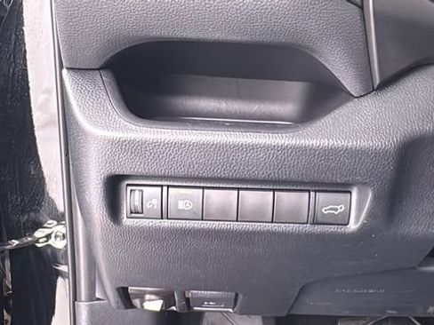 Used 2019 Toyota RAV4 XLE Premium image 33