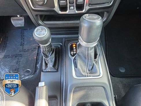 Used 2021 Jeep Wrangler Unlimited Sahara w/ Cold Weather Group AWD/4WD image 26