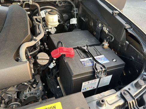 Used 2020 Toyota Tacoma SR5 RWD image 33