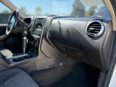 Used 2009 Ford Explorer XLT RWD image 19
