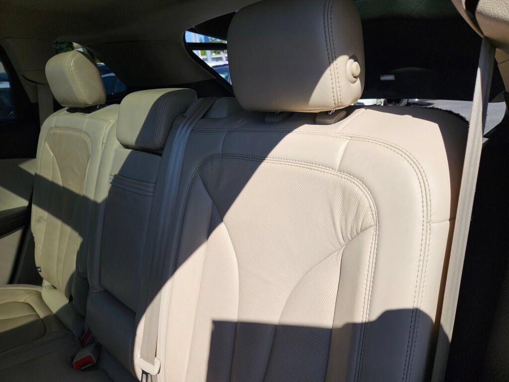 Used 2017 Lincoln MKX Reserve w/ Lincoln MKX Climate Package FWD image 13