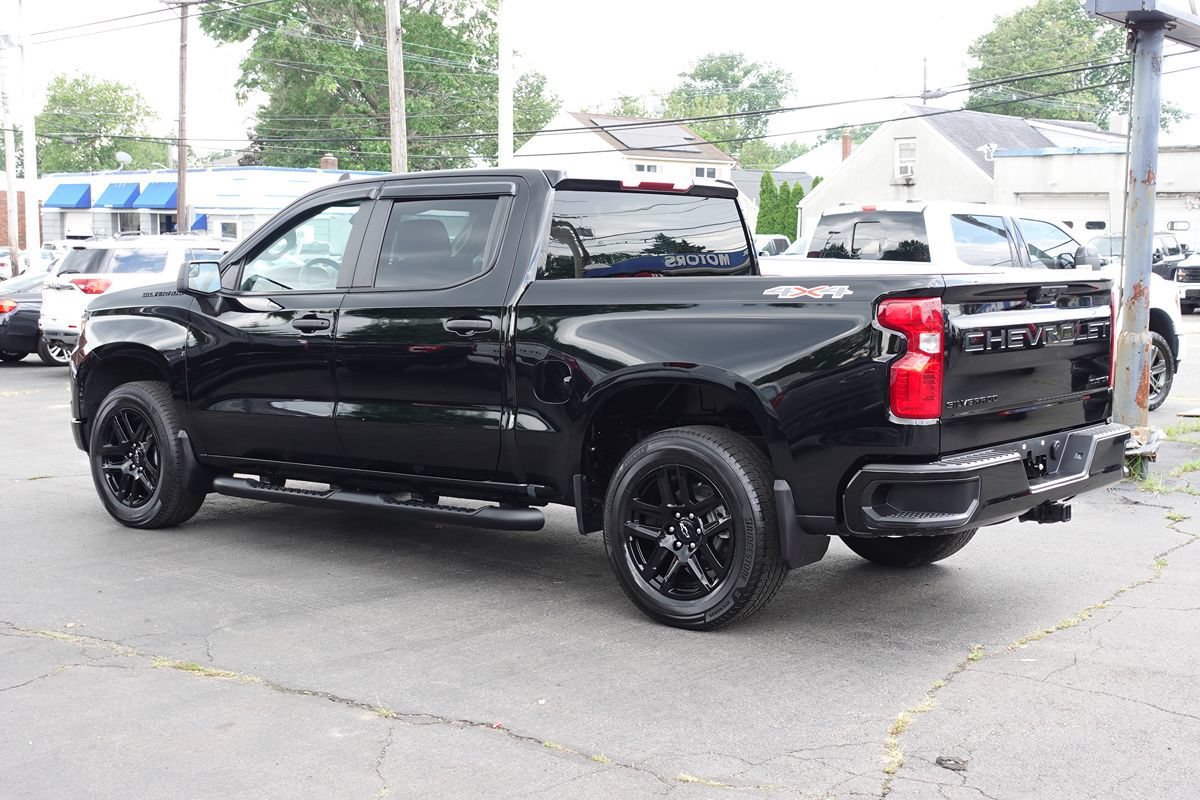 Used 2024 Chevrolet Silverado 1500 Custom AWD/4WD image 2