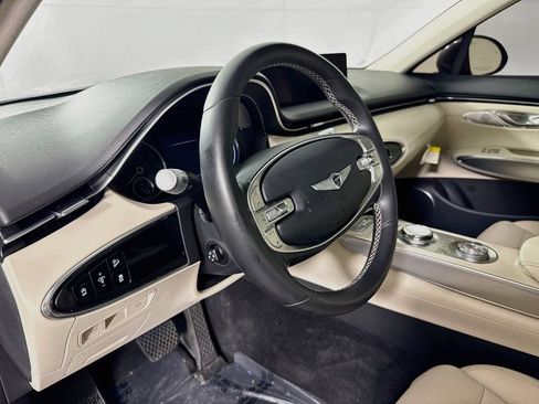 Used 2023 Genesis GV70 2.5T w/ Select Package AWD/4WD image 9