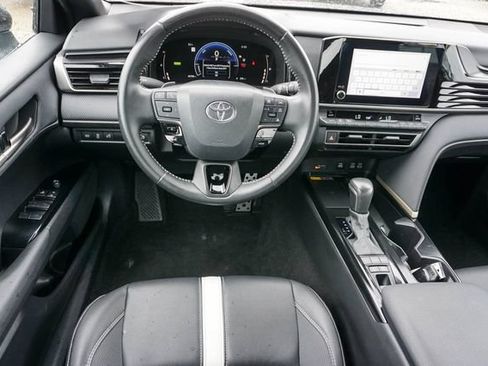 Used 2025 Toyota Camry SE FWD image 16
