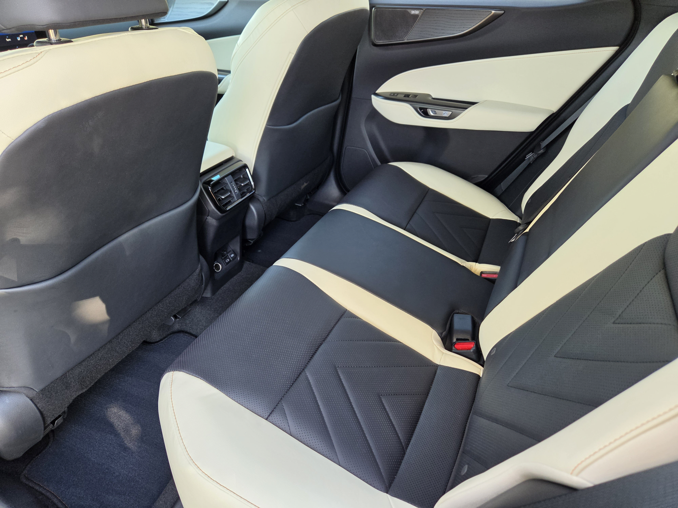 Used 2024 Lexus NX 350 AWD w/ Vision Package image 28
