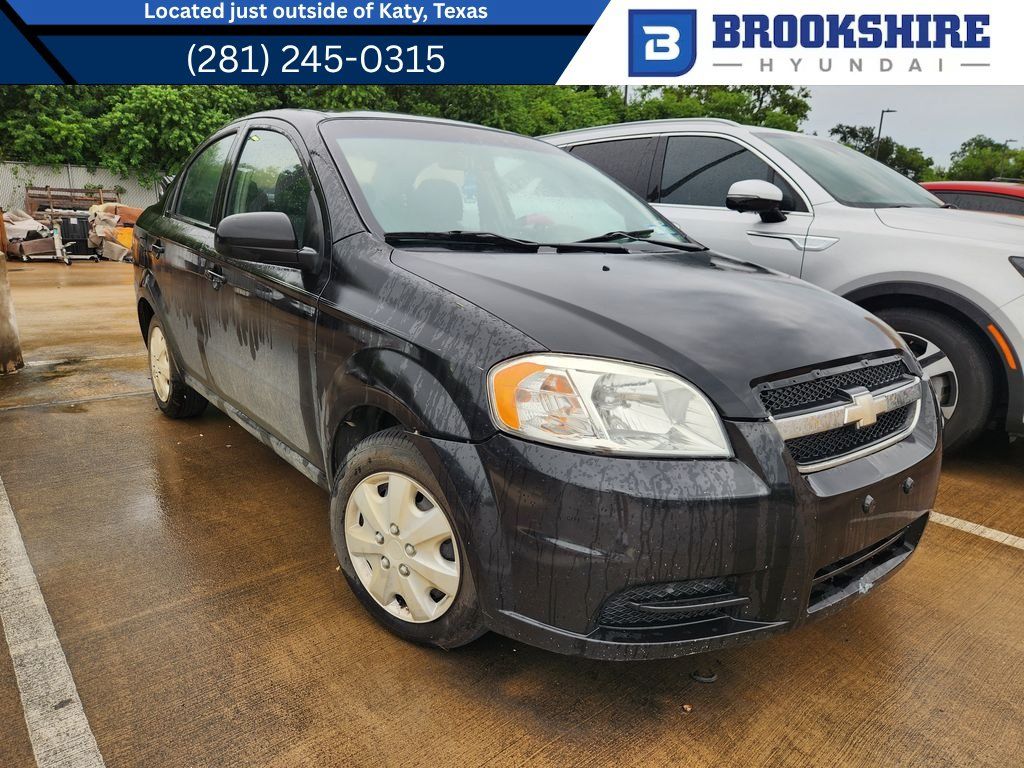 Used 2010 Chevrolet Aveo LT FWD image 1