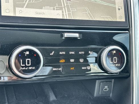 Certified 2025 Land Rover Discovery S image 26