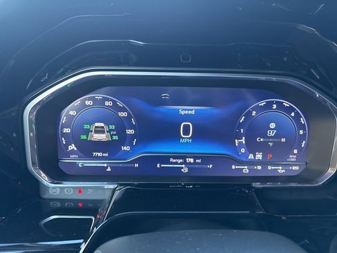 Certified 2023 Chevrolet Silverado 1500 LTZ w/ Technology Package image 33