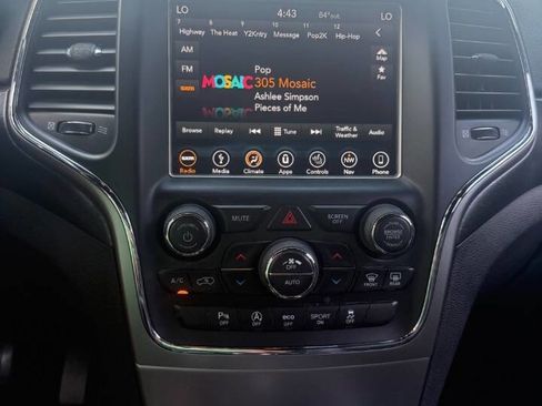 Used 2018 Jeep Grand Cherokee Altitude RWD image 24