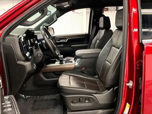 Used 2023 Chevrolet Silverado 1500 High Country w/ Technology Package AWD/4WD image 23