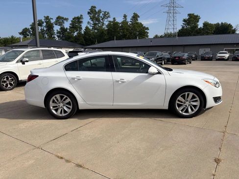 Used 2017 Buick Regal Premium FWD image 4
