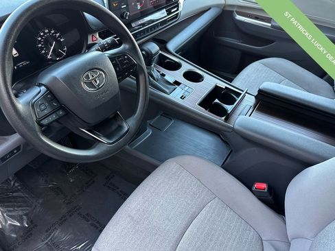 Used 2024 Toyota Sienna LE image 10