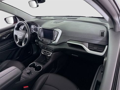 Used 2024 GMC Terrain SLT w/ Infotainment Package II image 23