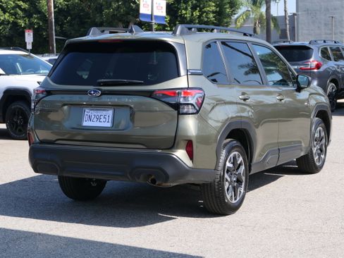 Used 2026 Subaru Forester Premium AWD/4WD image 6