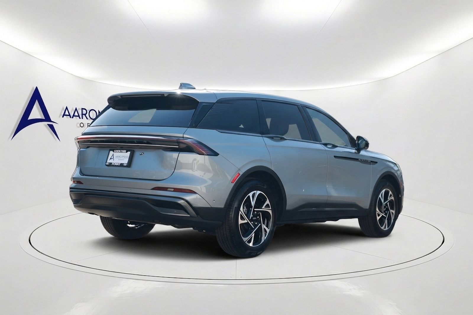Used 2024 Lincoln Nautilus Premier w/ Jet Appearance Package AWD/4WD image 4