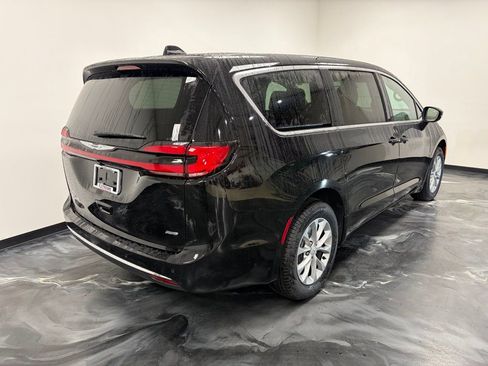 New 2026 Chrysler Pacifica Select image 19