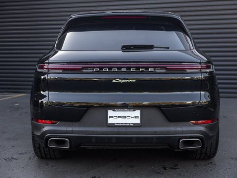 Certified 2025 Porsche Cayenne E-Hybrid image 8