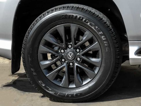 Used 2017 Lexus GX 460 Premium image 58