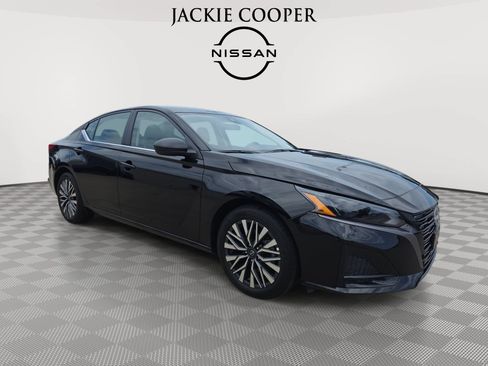Used 2026 Nissan Altima 2.5 SV FWD image 3