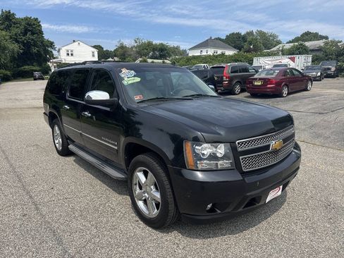 Used 2013 Chevrolet Suburban LTZ AWD/4WD image 2