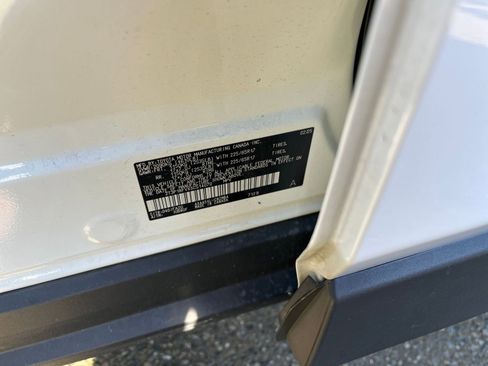 Used 2025 Toyota RAV4 XLE image 31