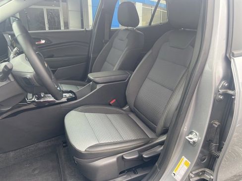 Used 2025 Chevrolet Trax LT w/ Driver Confidence Package image 11