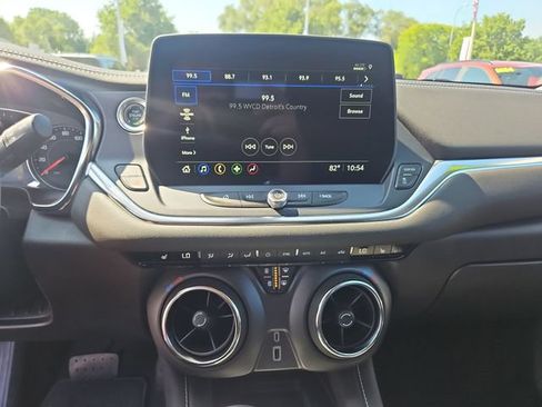Used 2024 Chevrolet Blazer LT w/ Convenience Package FWD image 19