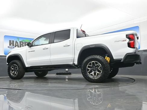 New 2026 Chevrolet Colorado ZR2 w/ Off-Road Front Bumper Package AWD/4WD image 18