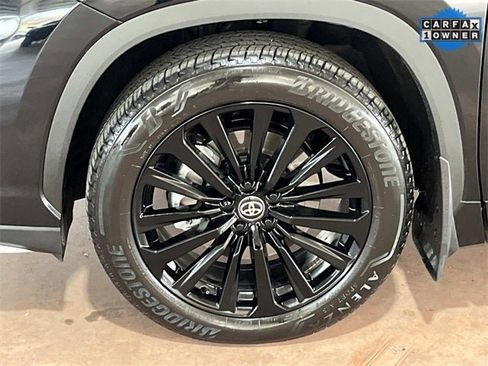 Used 2025 Toyota Highlander XSE image 11