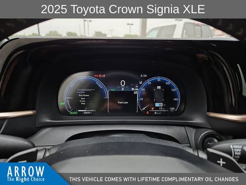 Used 2025 Toyota Crown Signia AWD/4WD image 26