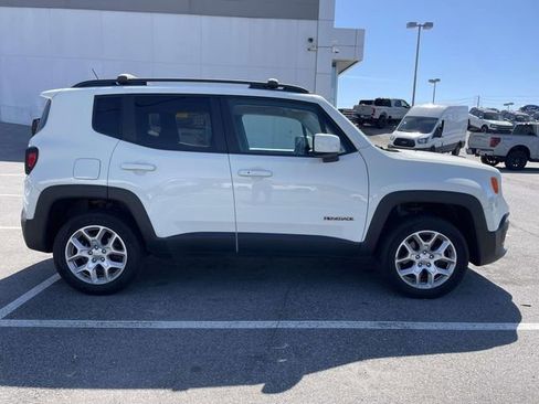Used 2017 Jeep Renegade Latitude w/ Cold Weather Group AWD/4WD image 2