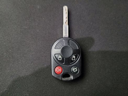 Used 2018 Ford Focus SEL FWD image 32