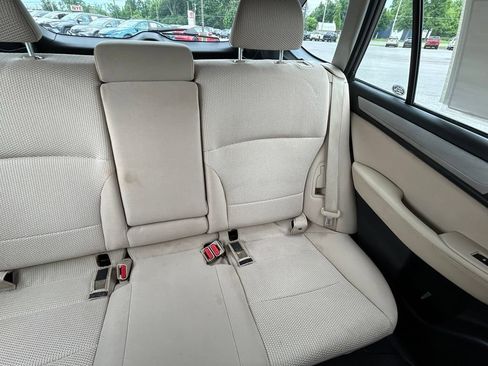 Used 2019 Subaru Outback 2.5i AWD/4WD image 15