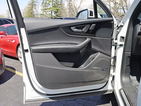 Used 2018 Audi Q7 3.0T Prestige w/ Prestige Package AWD/4WD image 40