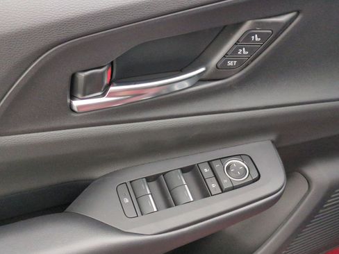 New 2026 Toyota Prius Plug-In Hybrid image 9