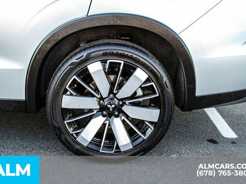 Used 2025 Mitsubishi Outlander SE FWD image 16