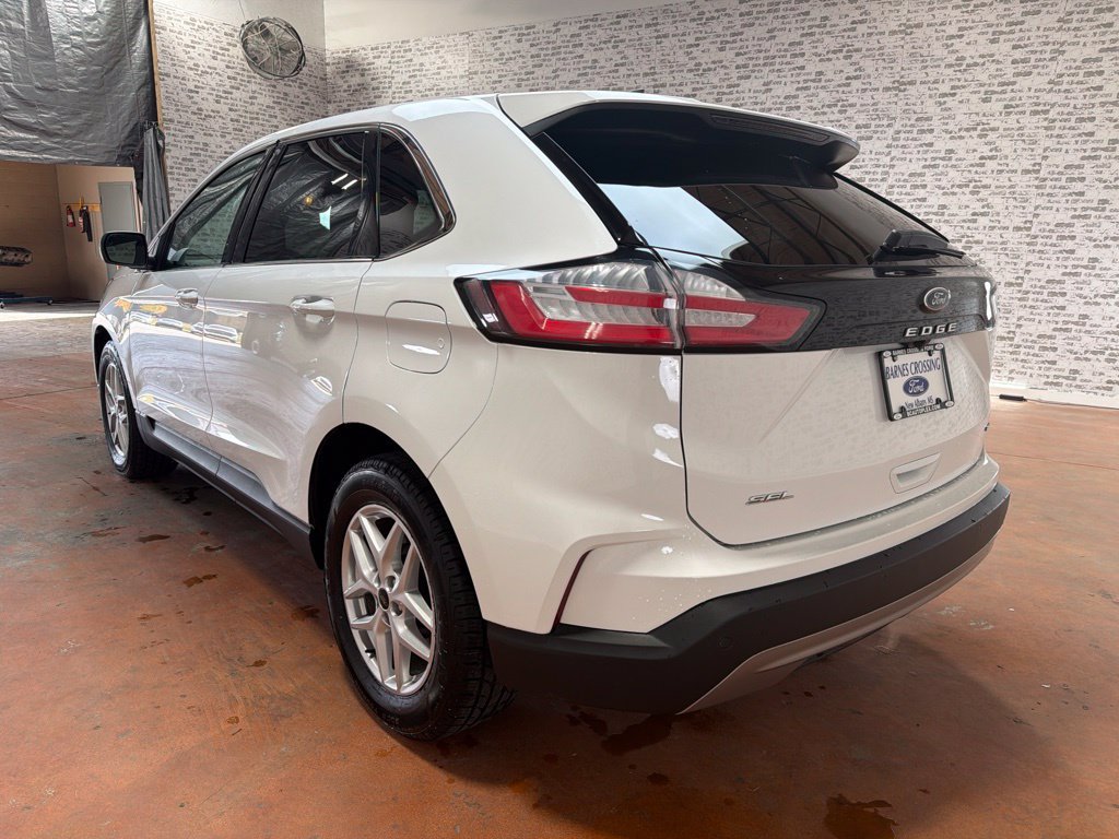 Used 2024 Ford Edge SEL AWD/4WD image 5