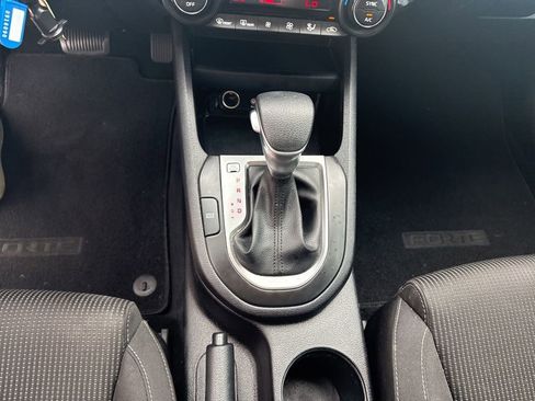 Used 2019 Kia Forte LXS FWD image 20