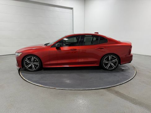 Used 2019 Volvo S60 T6 R-Design image 22