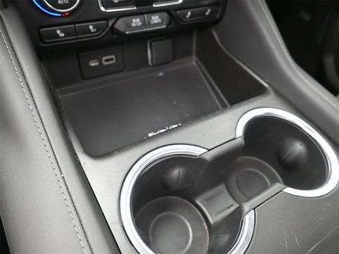 Used 2021 Chevrolet Tahoe Z71 w/ Z71 Off-Road Package image 26