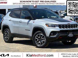 Used 2025 Jeep Compass Trailhawk AWD/4WD video 1