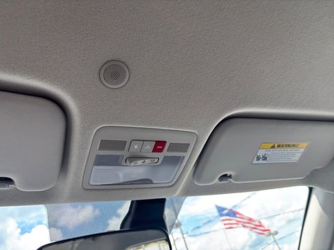 Certified 2025 Hyundai Venue Limited image 21