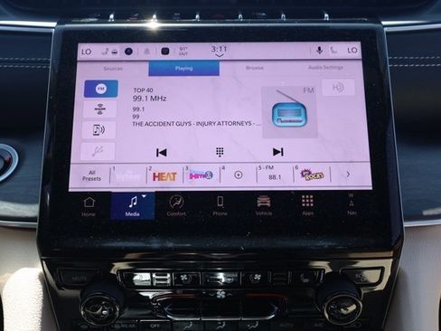 New 2025 Jeep Grand Cherokee Limited w/ Luxury Tech Group II image 30