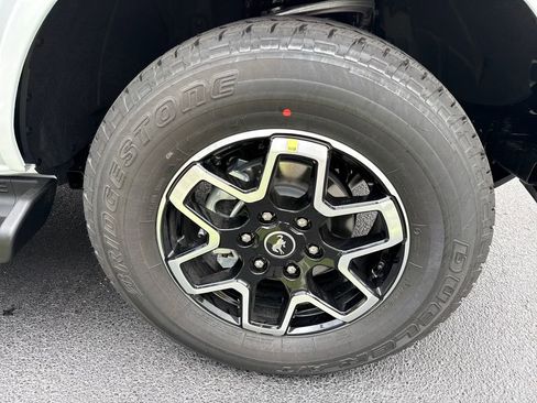 New 2025 Ford Bronco Outer Banks image 11